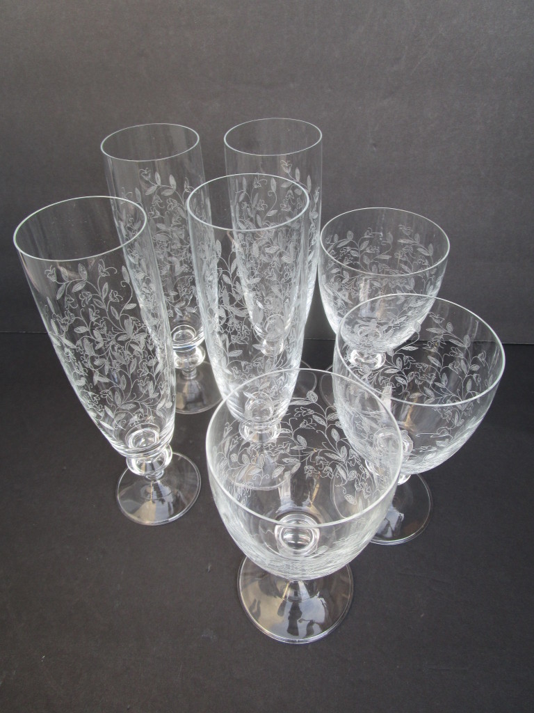 Clear Glass Wine Set with lace vine design