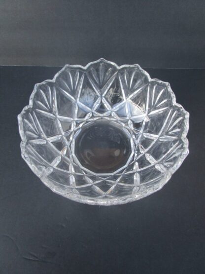 Crystal serving bowl with diamond pattern.