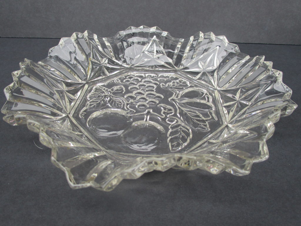 Indiana Glass Pioneer Pattern ruffled rim bowl