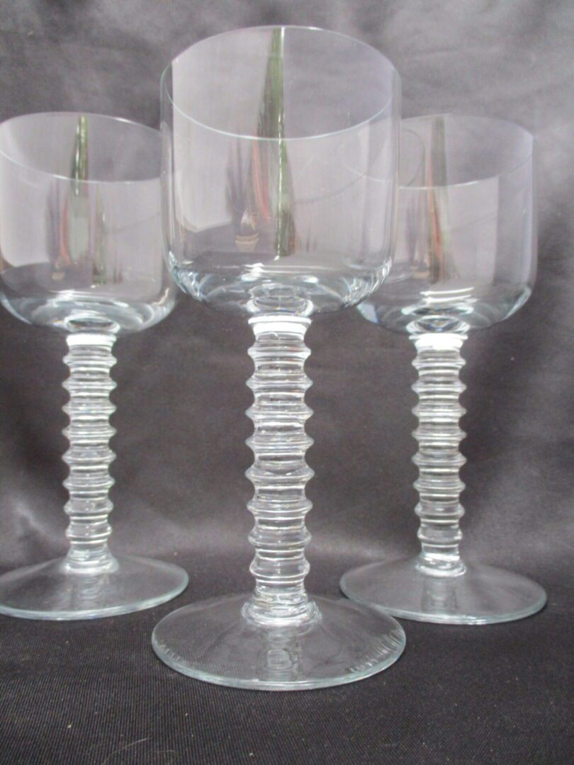 Clear Wine Glass Set with 8 Ring Stem