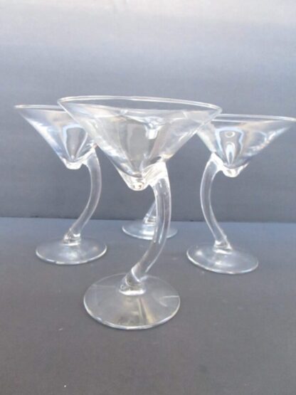 Martini Glass with Bravura Pattern Features