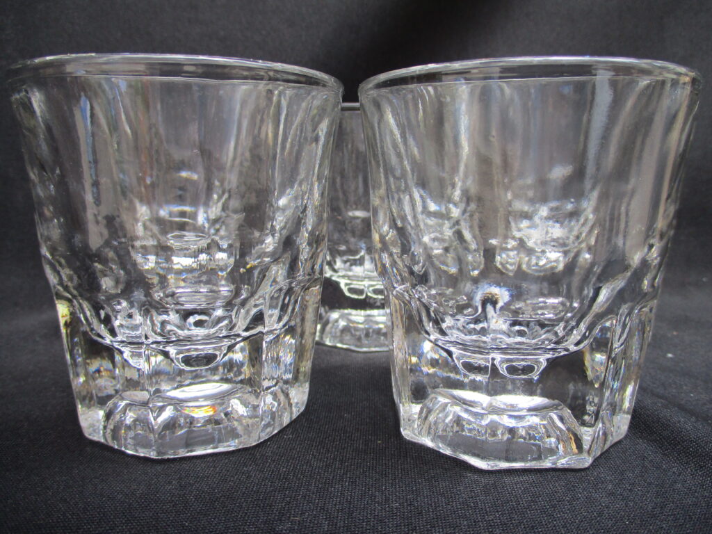 This ten piece Glass Set is available for USD 34.99