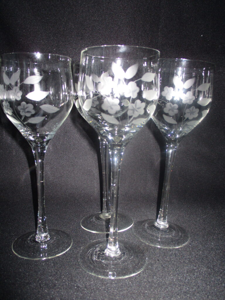 Clear Glass Wine Glass Set with flowers and foliage