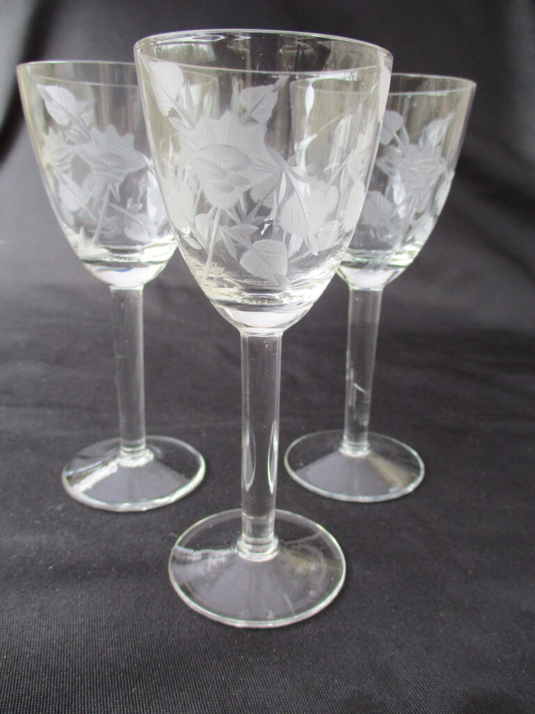 Clear Glass Set Cordial with flowers and foliage