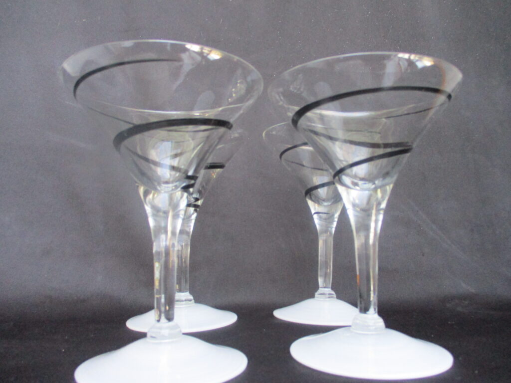 Wine Glass set with platinum swirls and white frosted base