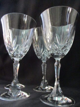 Clear Crystal Wine Glass set with carved fans