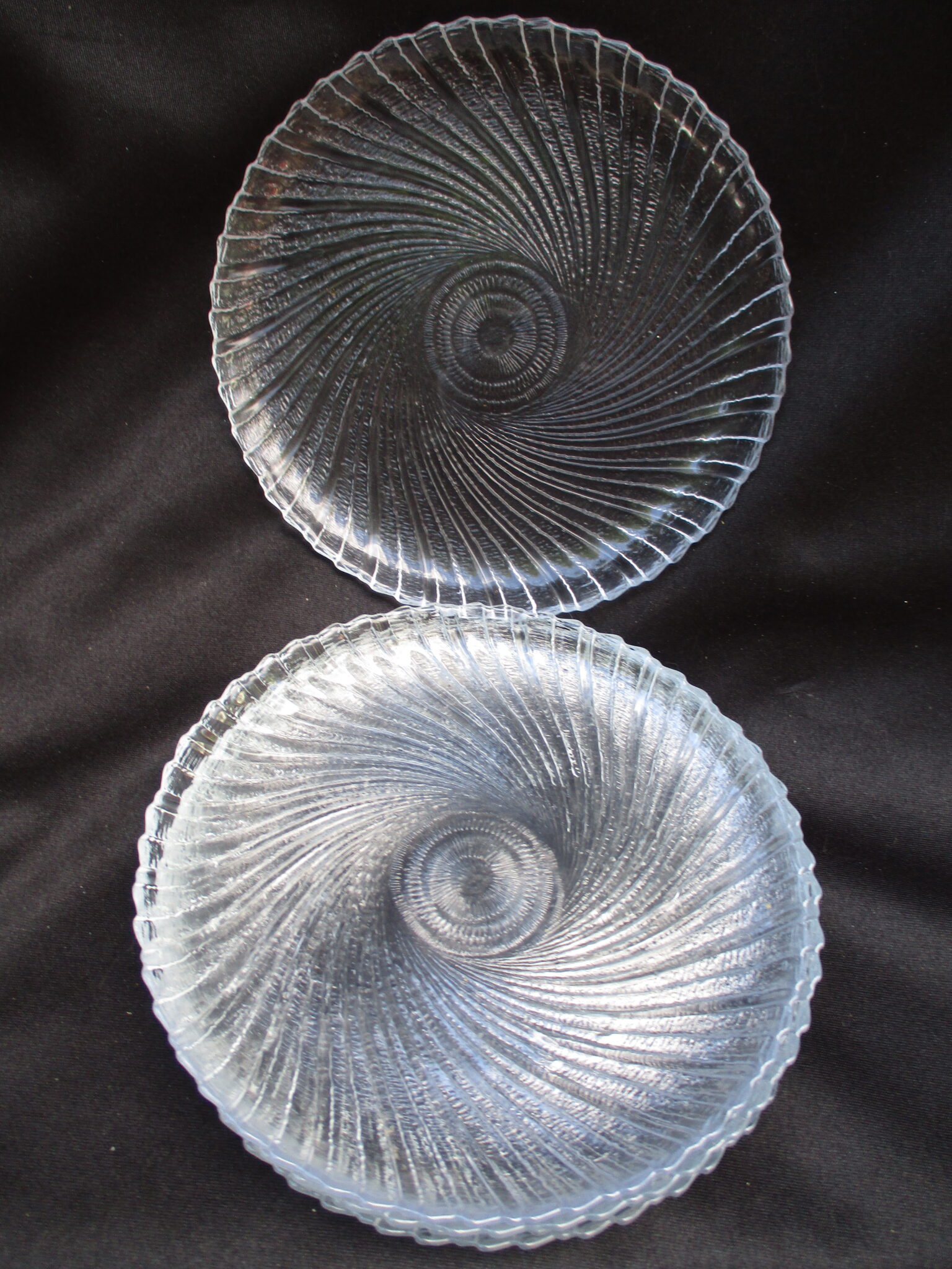 Seabreeze Pattern by Arcoroc Clear Textured Glass Salad Plates Sinssas