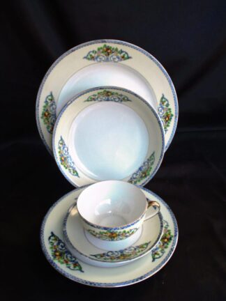 Noritake Japan Sorrento Blue Fruit Basket Pattern Plate Set